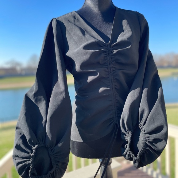 Black cece top with puffy sleeves - Picture 3 of 9